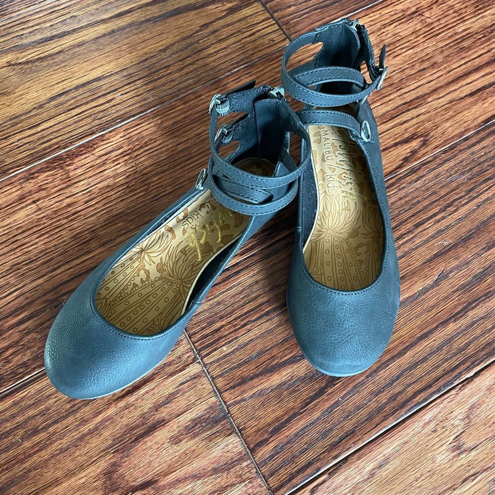 Girls black Blowfish Malibu shoes NWT